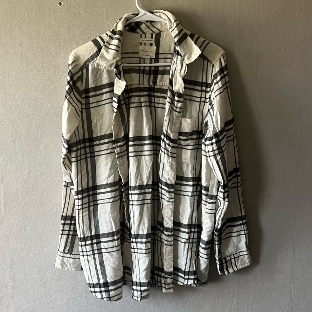 American Eagle AHHmazingly Soft Boyfriend Fit Plaid Button Up Size Large